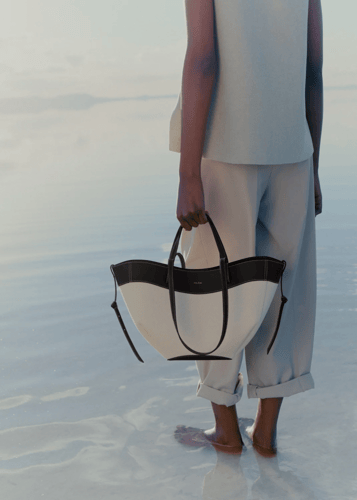 Poléne Paris | Cyme | Edition Black Canvas