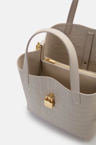 Carolina Herrera | Handbag | Colour BEIGE