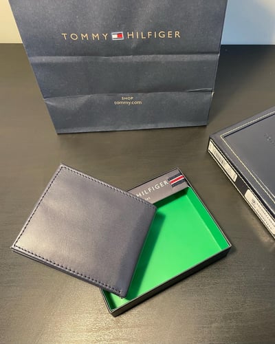 محفظه تومي هيلفيقر كحلي