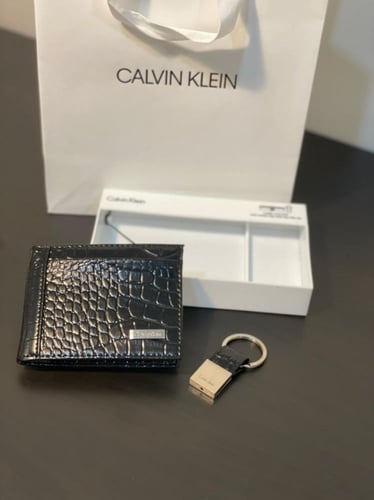 طقم كالفن كلاين رجالي محفظه و ميداليه