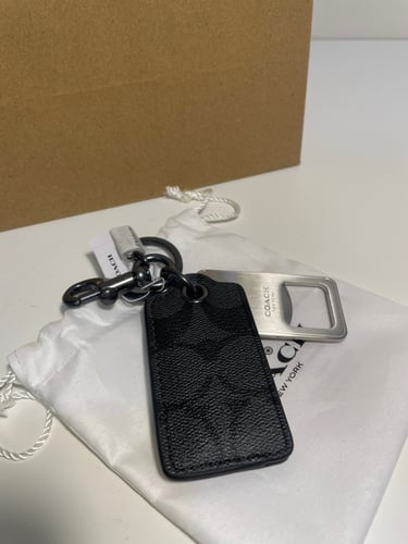 ميداليه كوتش اسود