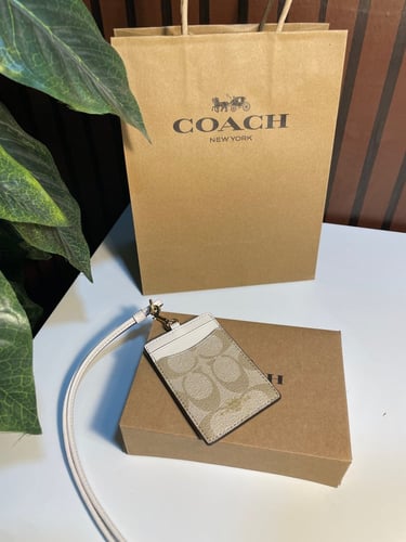 اي دي هولدر كوتش