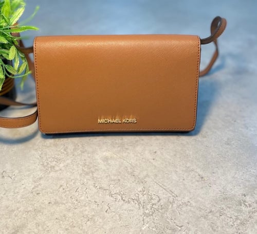 شنطه مايكل كورس