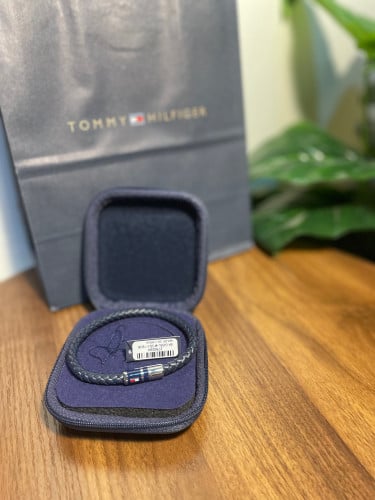 اسواره تومي هيلفيقر كحلي