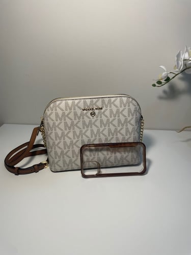 شنطه مايكل كورس