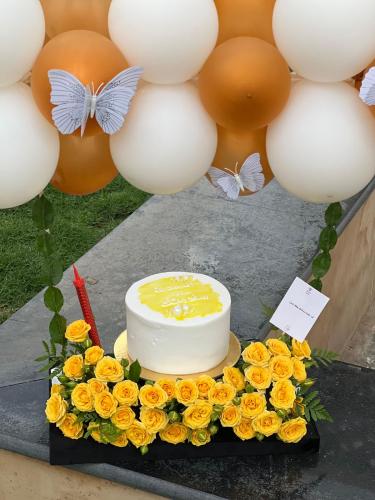 قاعدة ورد وكيك