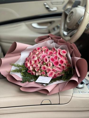 باقة ورد طبيعي بالوان ورديه