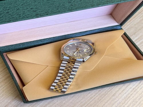 ‎‎ ساعة رجالية فضي مطعم بالذهبي