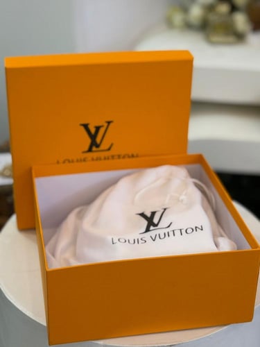 شنطة LV ابيض