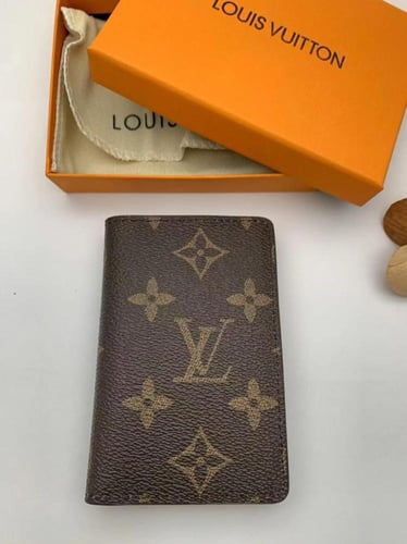 محفظة لويس فيتون