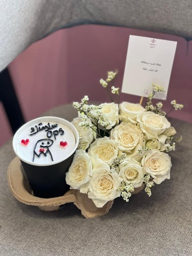 كوب كيك مع ورد