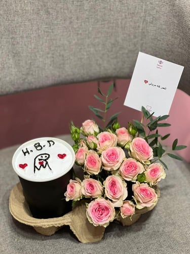 كوب كيك مع ورد