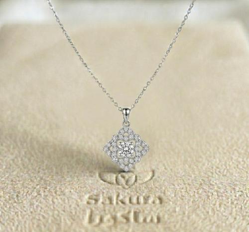 سلسال كلوفر ساكورا Clover Necklace