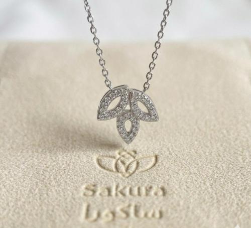 سلسال ساكورا ليفز Sakura Necklace Leaves