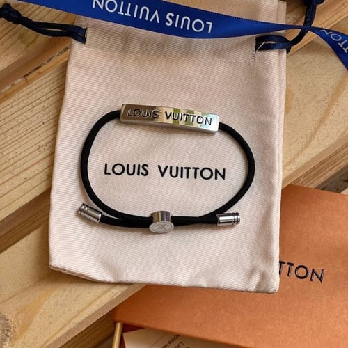 تنسيق اسورة لويس فيتون