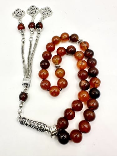 سبح احجار طبيعية