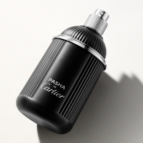 تنسيق هدية فاخر مع كيك التوت وعطر باشا دو كارتييه...