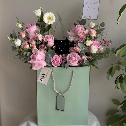 سلسال الذهب شامل الورد والتوصيل داخل جدة