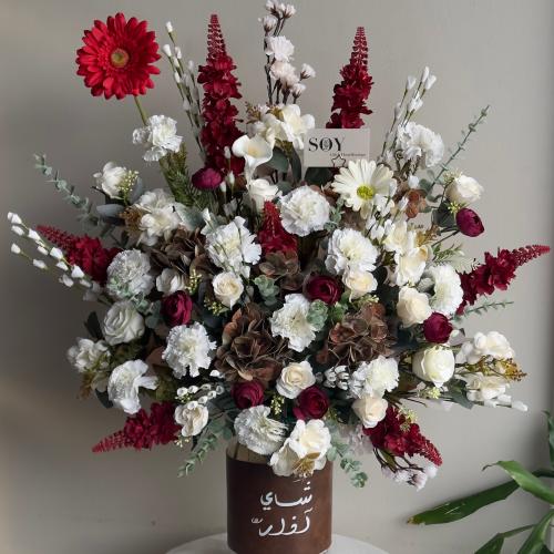 فازة ورد صناعي