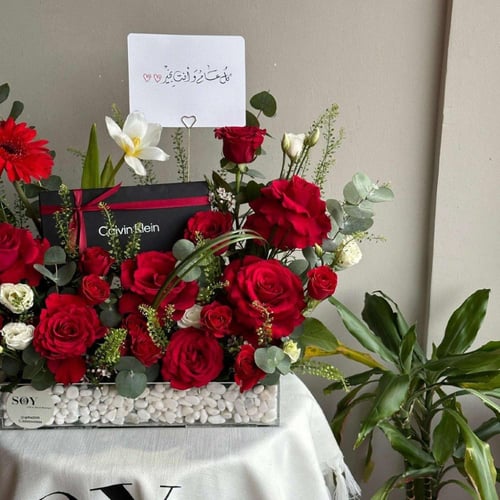 هدية مميزة بتنسيق فاخر مع محفظة وكماليات من كالفن...