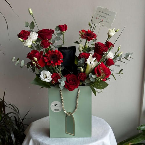 شوكر ذهب بتصميم فراشات عصري - هدية أنيقة