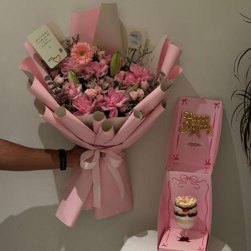 تنسيق “لحظة ورد” مع كيكة بيرثداي