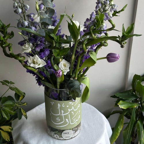 فازة البامبو مع الورد بتصميم لين الشريف