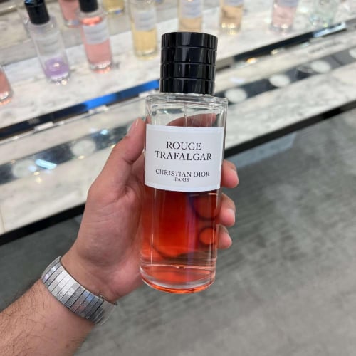 عطور ديور الحصرية مع الورد