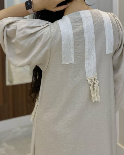 عباية وجلابية وفستان من الداخل