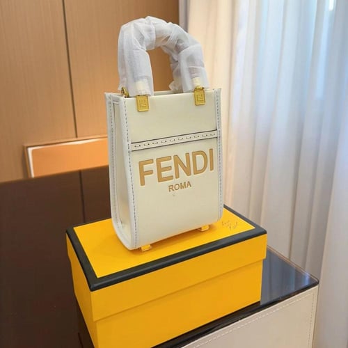 شنط FENDI