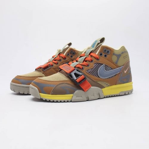-Nike Air trainer