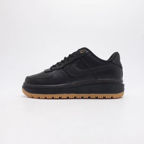 Nike Air Force 1 Luxe