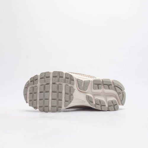 Nike ZOOM VOMERO 5