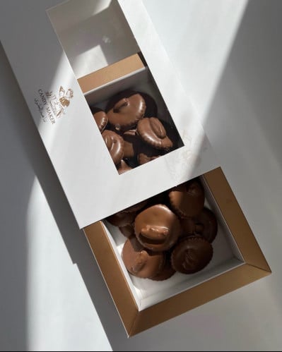 صانعة الحلوى بيكان