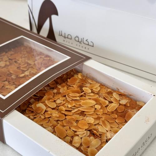 تشيز التمر باللوز المحمص حكاية ميلا