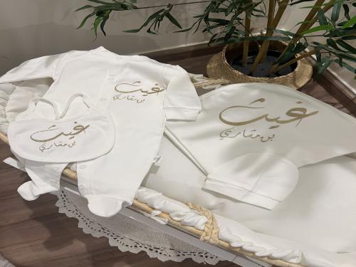 طقم قطن مع تطريز حسب الطلب