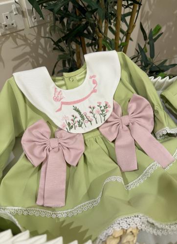 فستان مع تطريز اسم