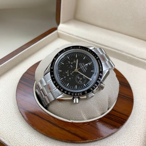 ساعة اوميغا كرونوغراف