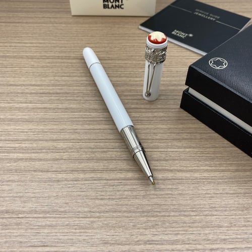 قلم مونت سبايدر متوفر بعدة الوان