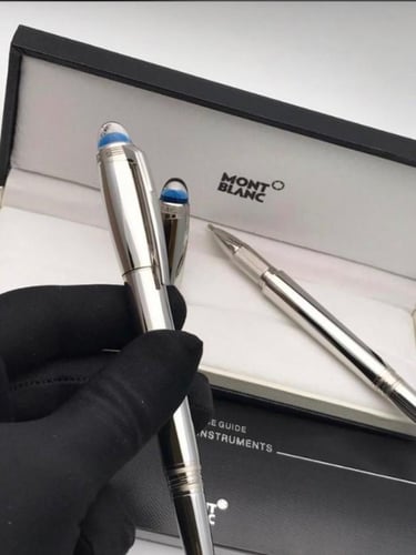 قلم مونت الفضاء متوفر بعدة الوان