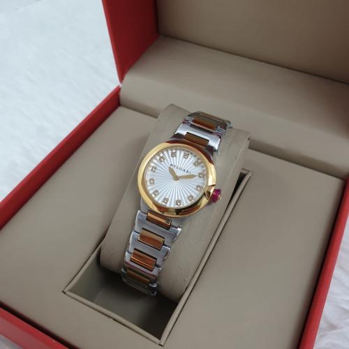 ساعة بولغاري لوتشيا النسائية