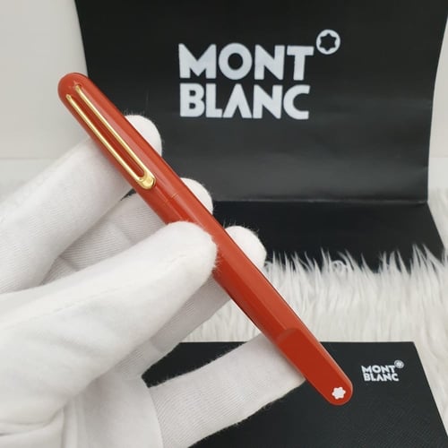 قلم مونت مغناطيس متوفر بعدة الوان