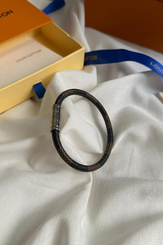 اسوره رجاليه جلد بني و فضي