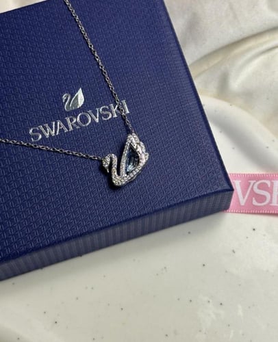 قلادة البجعة سواروفسكي شامل الملحقات