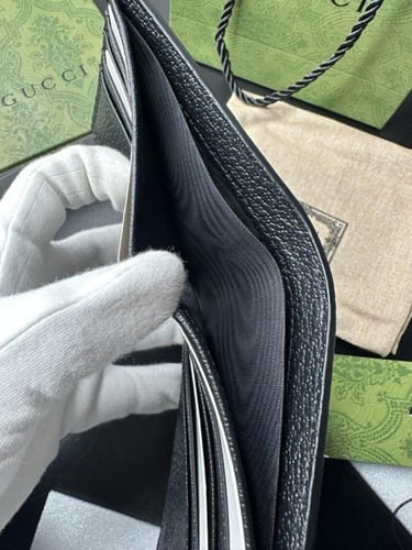 محفظة قوتشي GUCCI أسود مع بكج الماركة