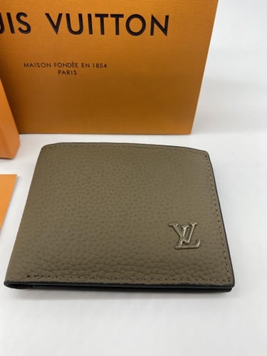 بوك لويس فيتون شامل الملحقات