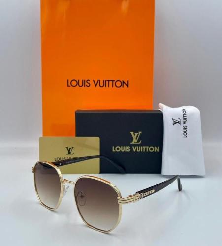 نظارة لويس فيتون لون بني مع بكج الماركة