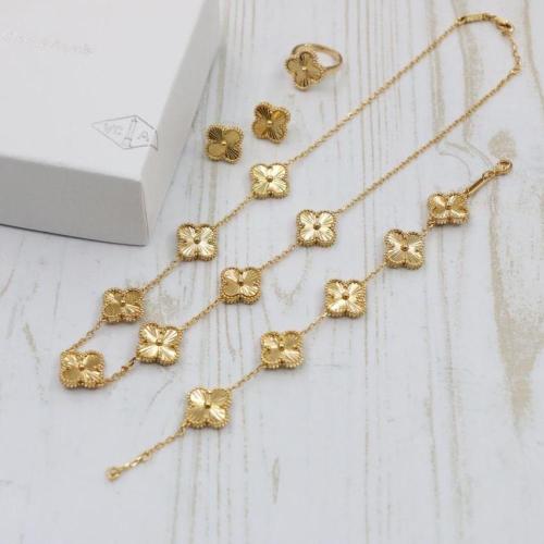 طقم فان كليف ذهبي كامل(سلسال+أسوره+خاتم+حلق)