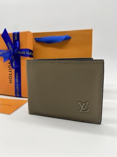 بوك لويس فيتون شامل الملحقات