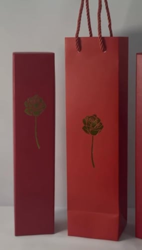 هدايا عيد الحب مكونه( خاتم بندورا بلون الفضي والأح...